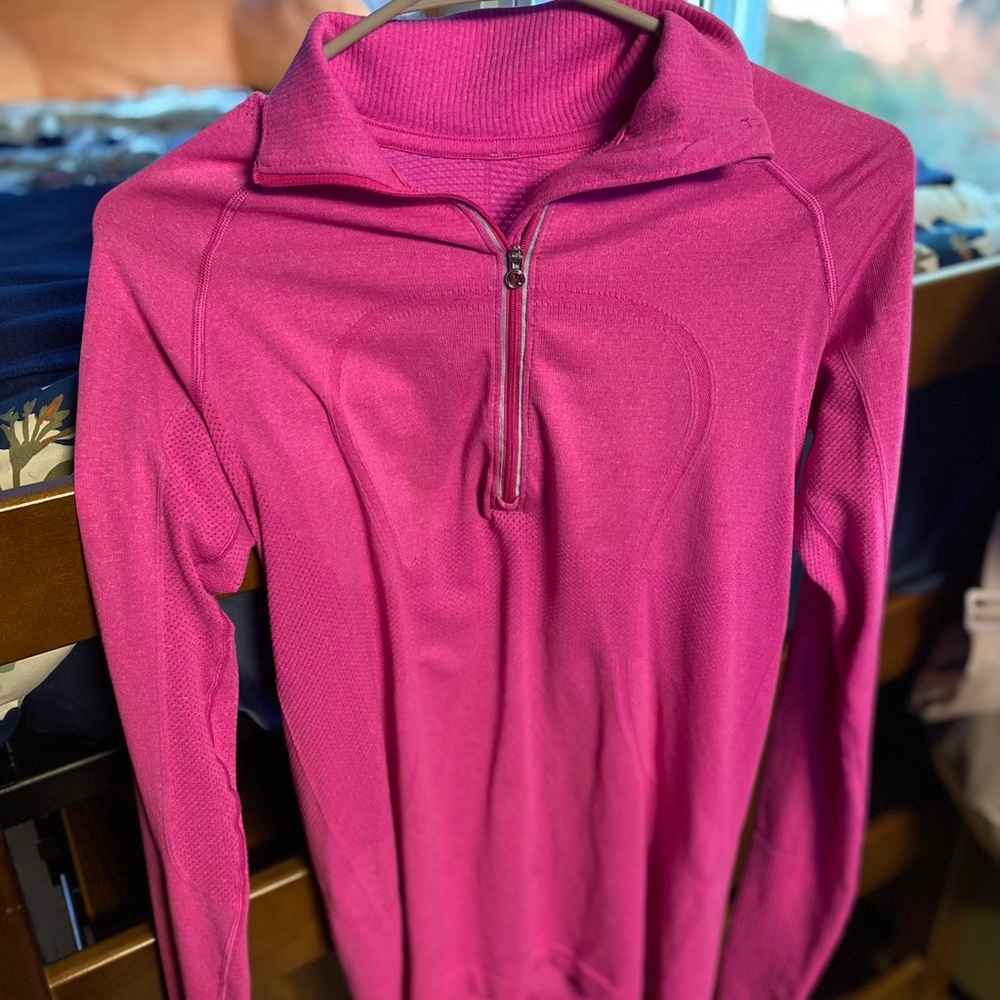 COPY - Lulu lemon pull over